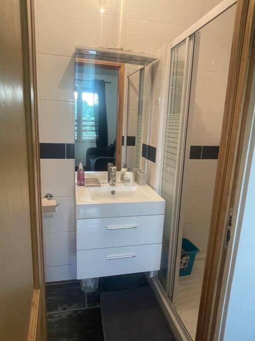 L8 - Villiers-Le-Bel Proche Roissy & Paris Apartment Luaran gambar